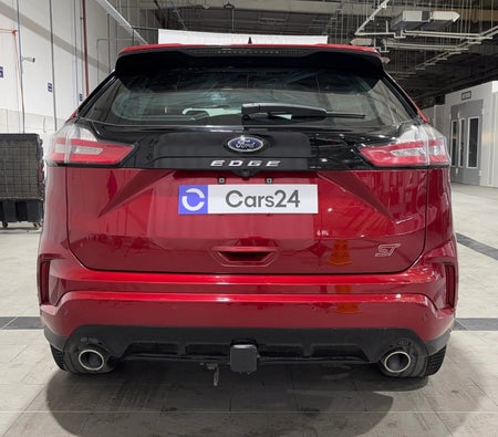 Red Ford Edge ST 2022