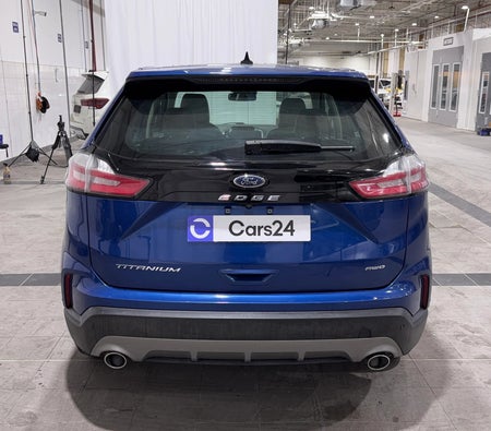 Bleu Ford Edge Titanium 2021