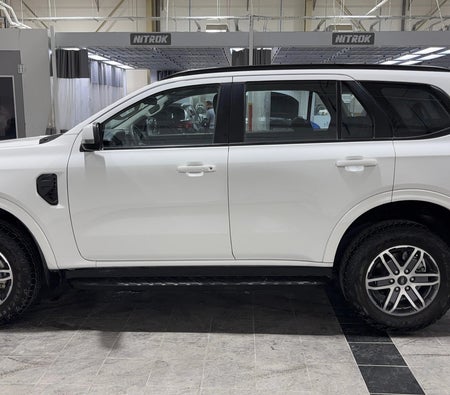 أبيض فورد Everest XLS 2024 أبيض فورد Everest XLS 2024