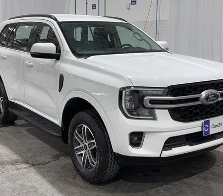 أبيض فورد Everest XLS 2024 أبيض فورد Everest XLS 2024