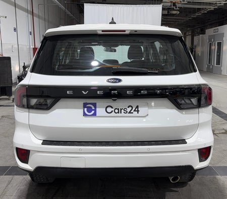 أبيض فورد Everest XLS 2024 أبيض فورد Everest XLS 2024