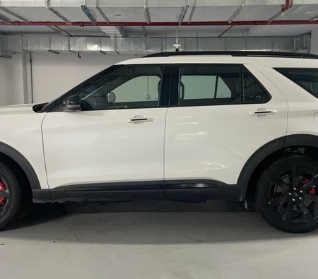 White Ford Explorer ST 2022 White Ford Explorer ST 2022