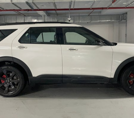 White Ford Explorer ST 2022
