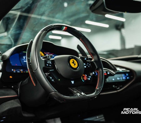 Красный Ferrari SF90 Stradale 2021 год