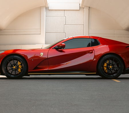 Ferrari 812 GTS 2023