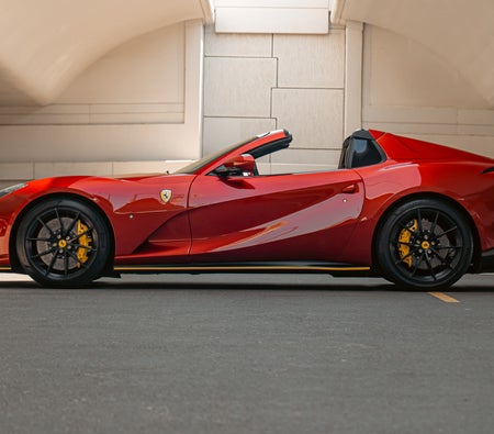 Ferrari 812 GTS 2023