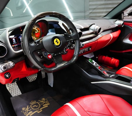 wit Ferrari 812 Superfast 2019