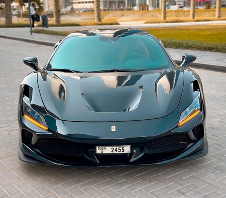 Schwarz Ferrari F8 Tributo 2020