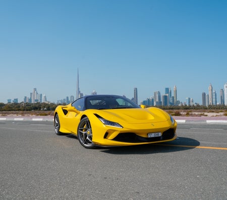 Gelb Ferrari F8 Tributo 2022