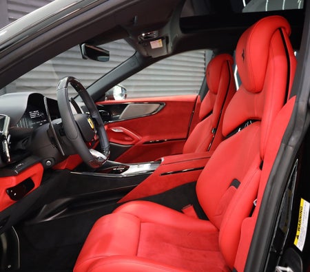 Gris Ferrari Purosangue 2024