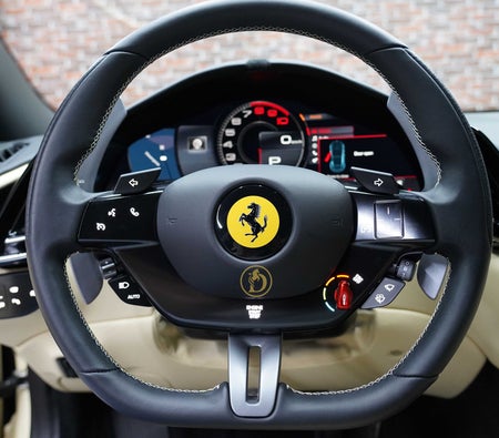 Бежевый Ferrari Roma Base 2022 год