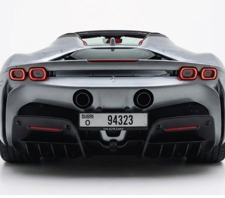 Grau Ferrari SF90 Spider 2024