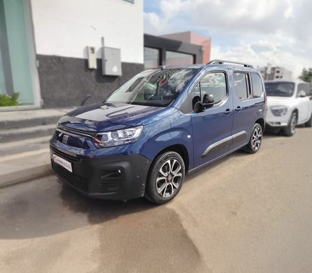 Bleu Fiat Doblo 2023