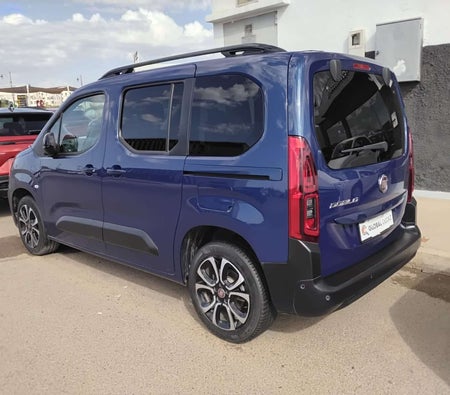 Bleu Fiat Doblo 2023