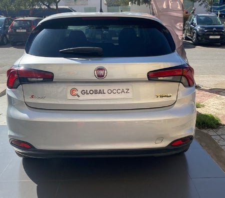 Серый Fiat Tipo 2021 год