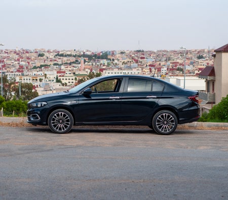Black Fiat Tipo 2023