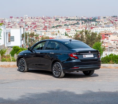 Black Fiat Tipo 2023