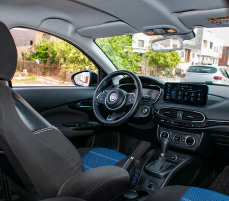 Black Fiat Tipo 2023