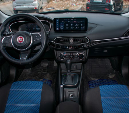 Black Fiat Tipo 2023