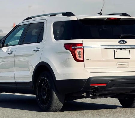 Weiß Ford Explorer XLT 2014