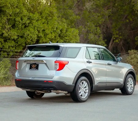 Silver Ford Explorer XLT 2023