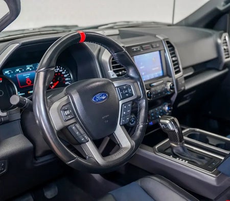 Siyah Ford F-150 Raptor 2020