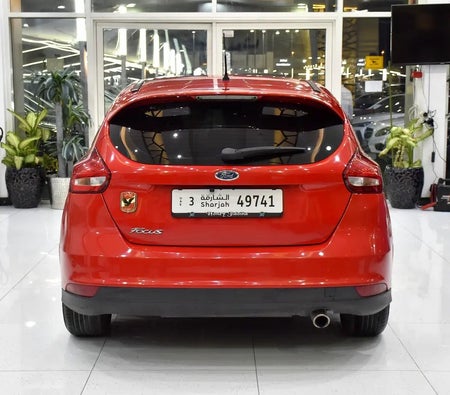 Red Ford Focus SE 2015