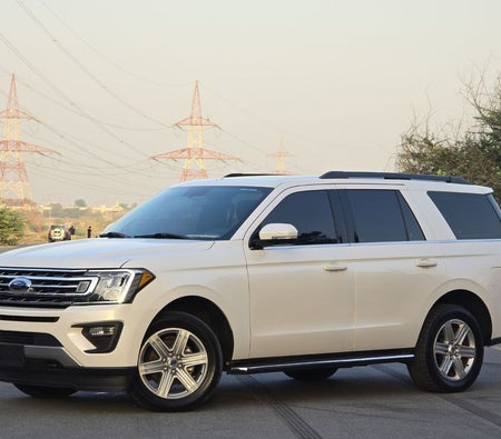White Ford Expedition 2019