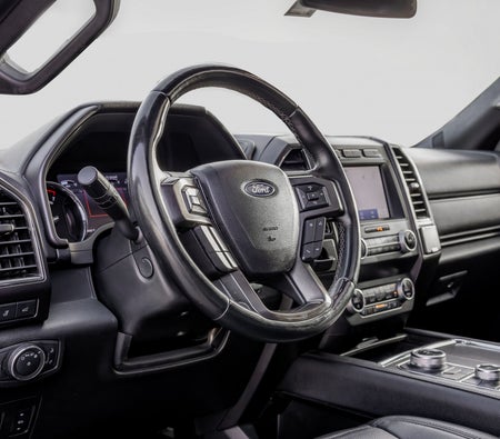 Silber Ford Expedition Platinum 2021