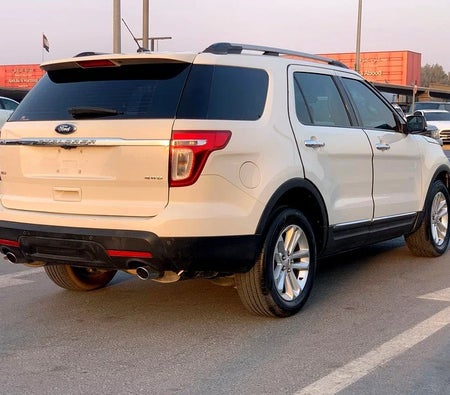 Blanc Ford Explorer 2012