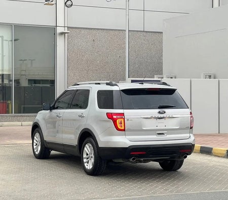 Silver Ford Explorer XLT 2013