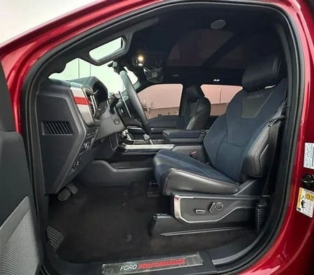 Красный Ford F 150 Raptor 2022 год