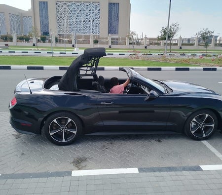 Black Ford Mustang 2018