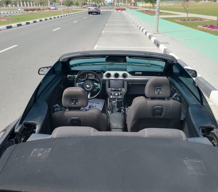Black Ford Mustang 2018