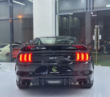 Black Ford Mustang GT 2018