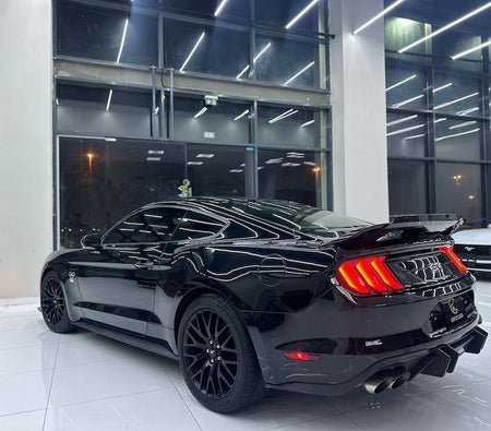 Black Ford Mustang GT 2018