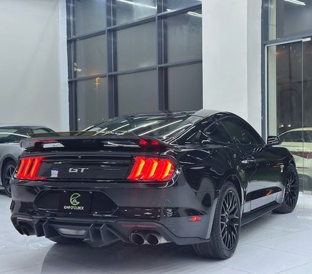 Black Ford Mustang GT 2018