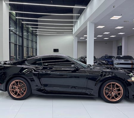 Black Ford Mustang EcoBoost 2020