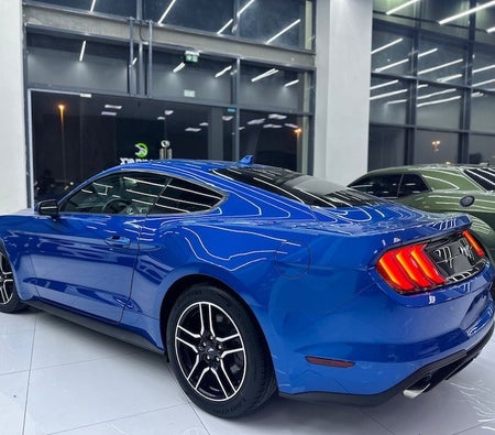 Blau Ford Mustang EcoBoost 2021