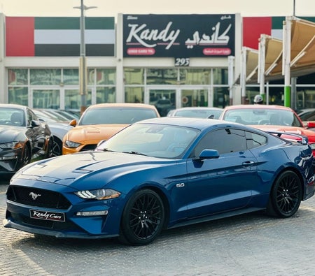 Голубой Ford Mustang 2022 год Голубой Ford Mustang 2022 год