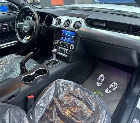 White Ford Mustang EcoBoost Premium 2022