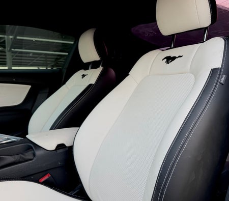 Ford Mustang EcoBoost Premium 2023, photo 4 of 4