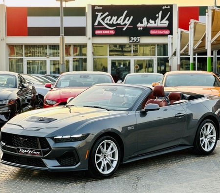 Серый Ford Mustang 2024 год Серый Ford Mustang 2024 год