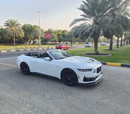 White Ford Mustang EcoBoost Premium 2024