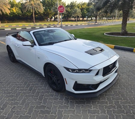 White Ford Mustang EcoBoost Premium 2024
