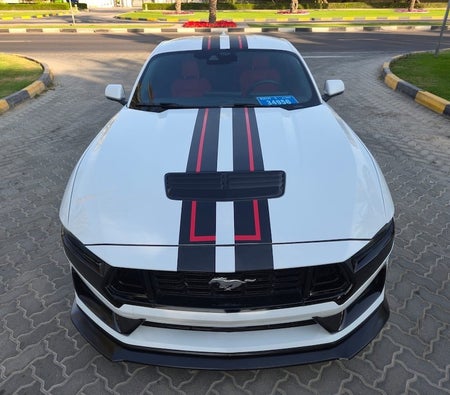 White Ford Mustang EcoBoost 2024