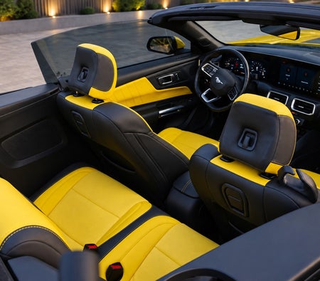 Giallo Ford Mustang 2024