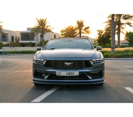 gris Ford Mustang 2024