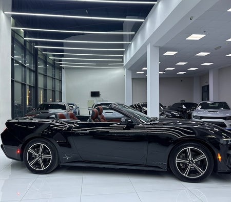 Black Ford Mustang EcoBoost Premium 2024