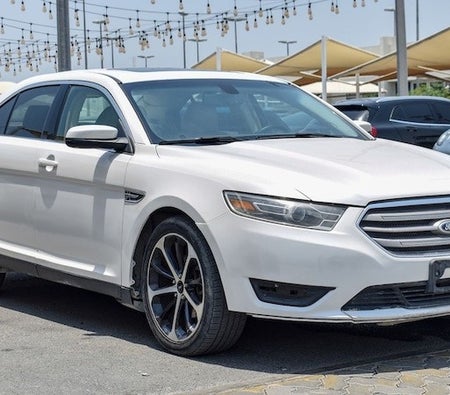 Ford Taurus Limited 2015, photo 2 of 4